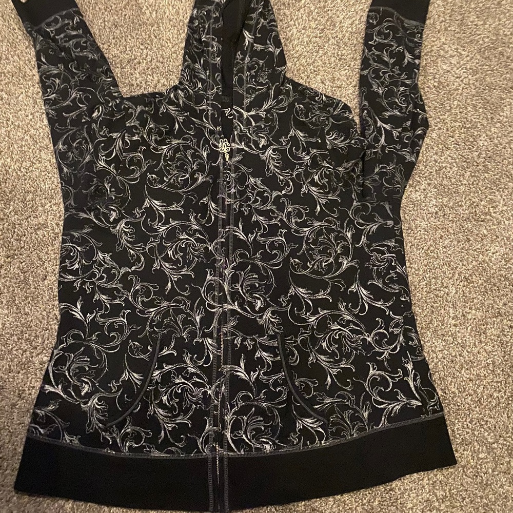 Lane Bryant hoodie 18/20 black and white paisley